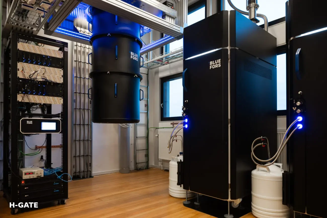 Installed gas handling system beside a measurement cryostat